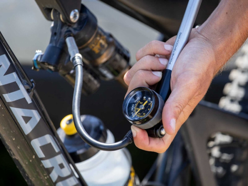 Насос TOPEAK PocketShock DXG для амортизаторов велосипеда с поворотным шлангом и манометром